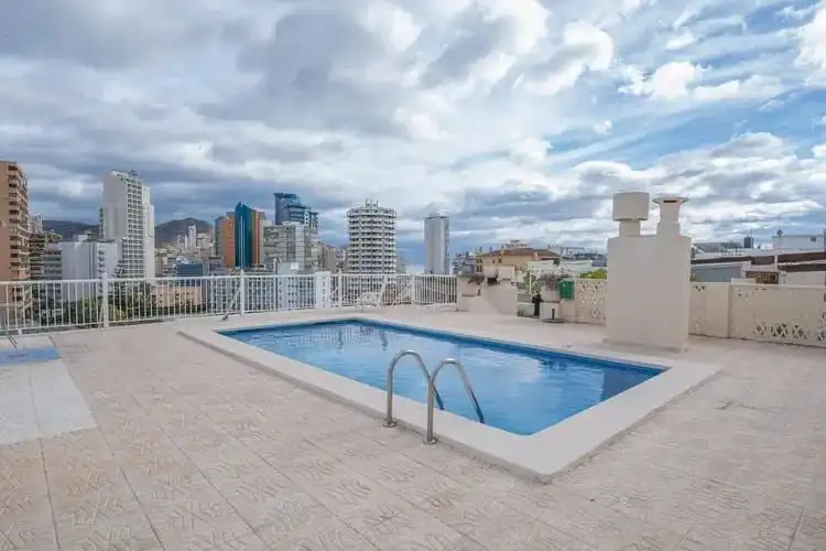 Piscina de Piso en venta en Benidorm con Terraza, Amueblado y Piscina comunitaria