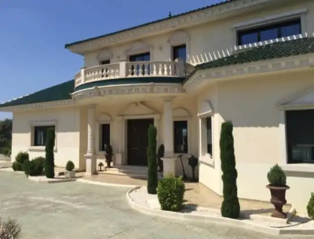 Vista exterior de Casa o xalet en venda en Málaga amb Aire condicionat, Jardí privat i Terrassa