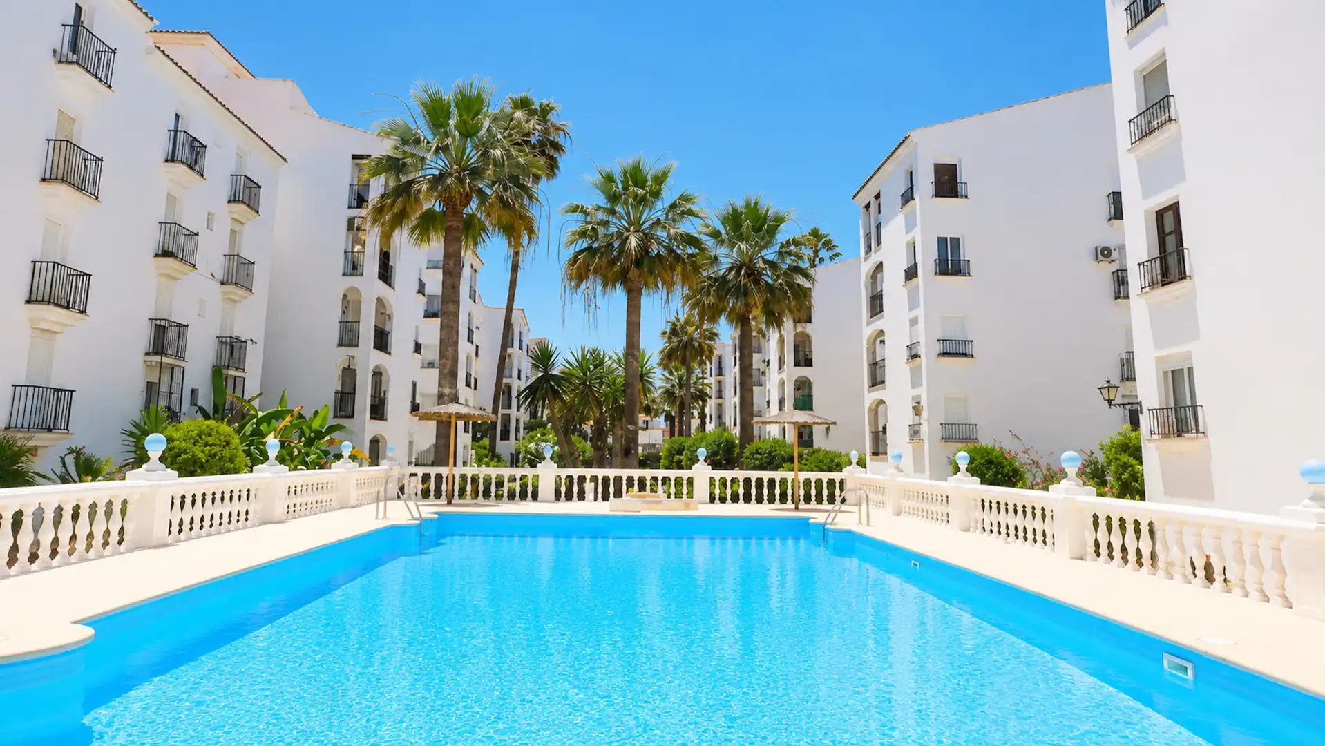 Piscina de Apartament en venda en Manilva amb Terrassa, Piscina i Balcó