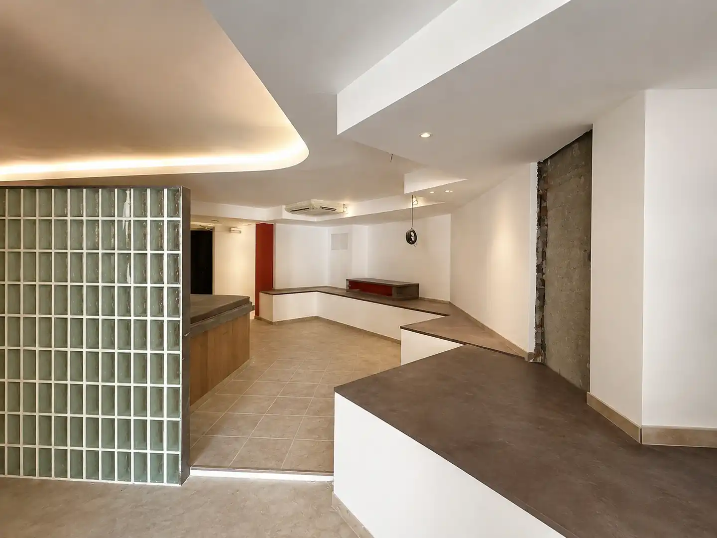 Business premises for sale in Avenida Avenida de Venezuela, imagen 2
