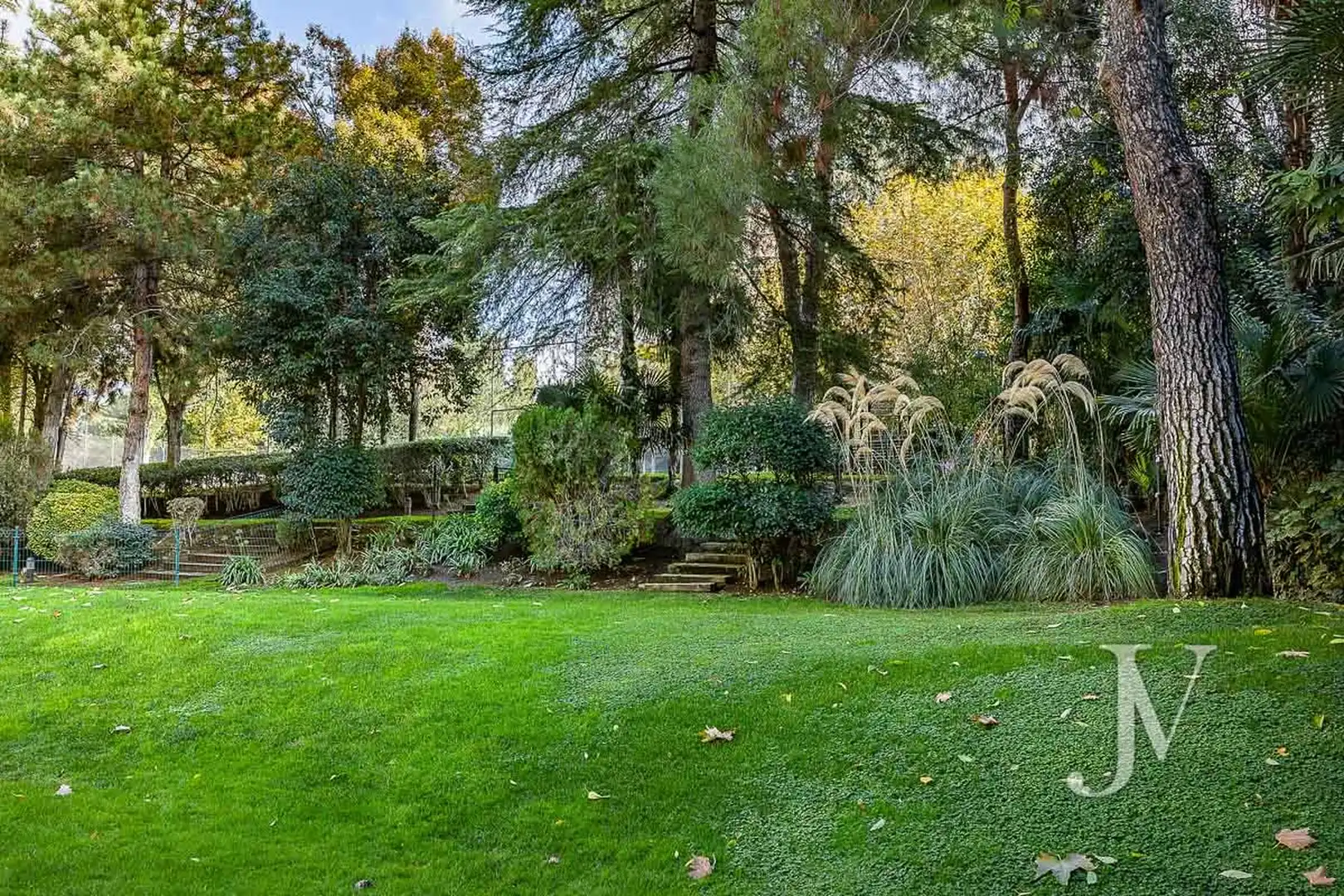 Jardín de Piso en venta en Madrid con Calefacción, Terraza y Piscina comunitaria