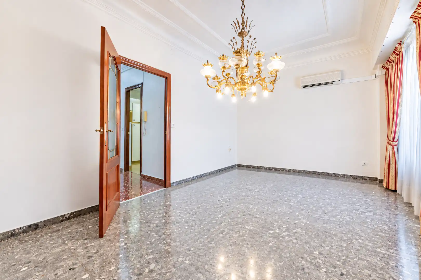 Flat with terrace for sale in Extramurs, imagen 17