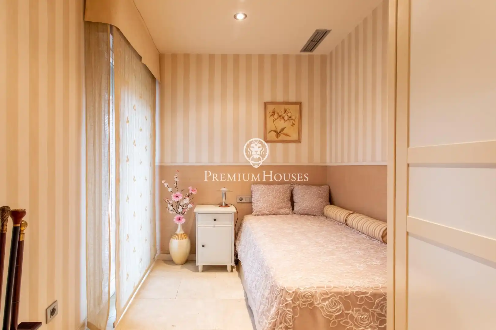 Bedroom of Detached homes for sale in Montgat  with Heating, Private garden and Terrace