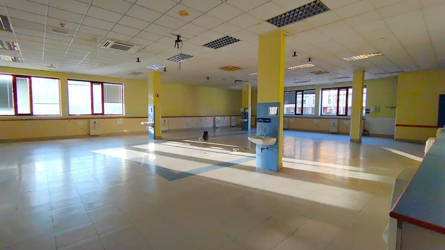 Local comercial en venta en Peñacastillo - Nueva Montaña
