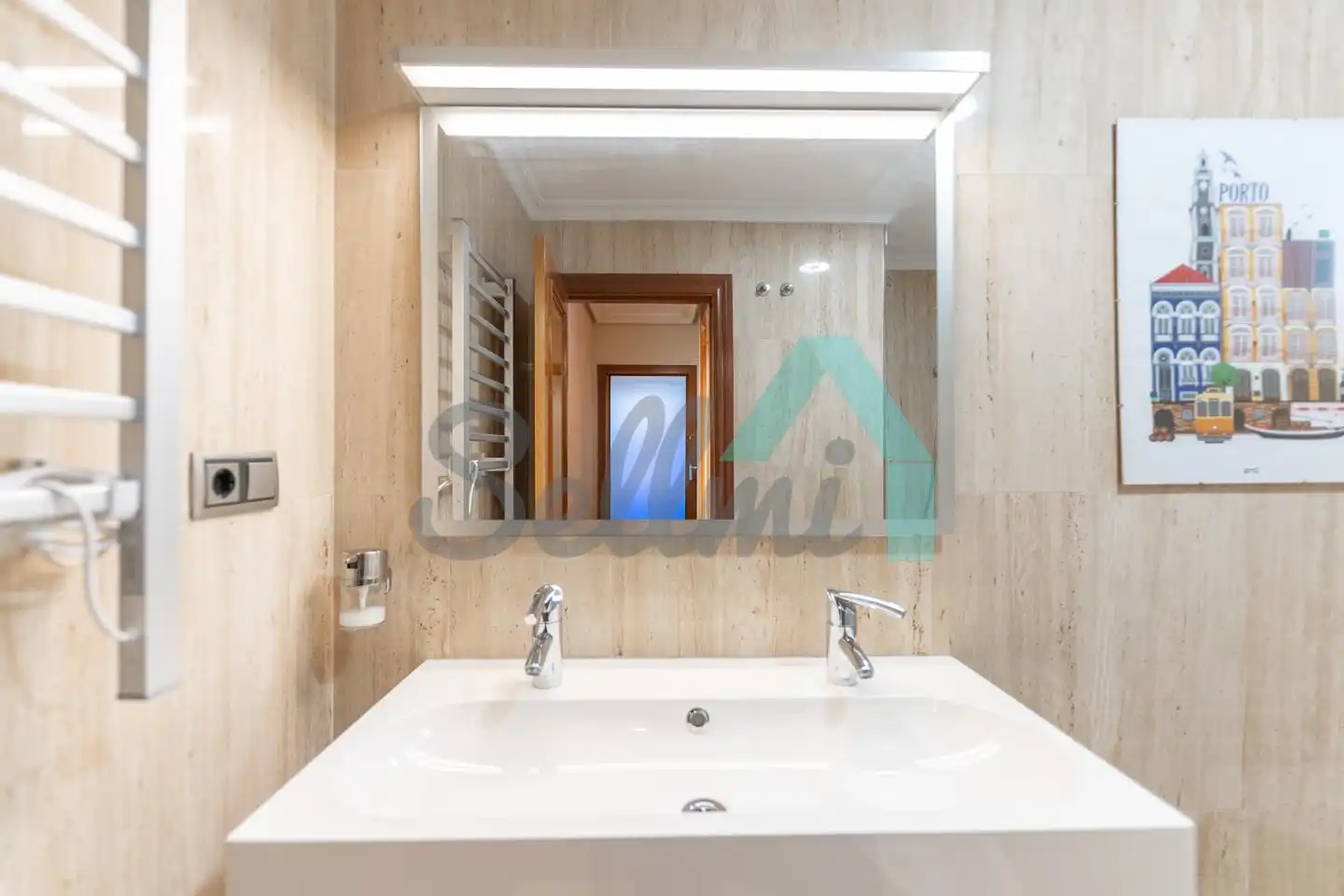 Bathroom of Flat for rent in Oviedo   with Heating, Parquet flooring and Furnished