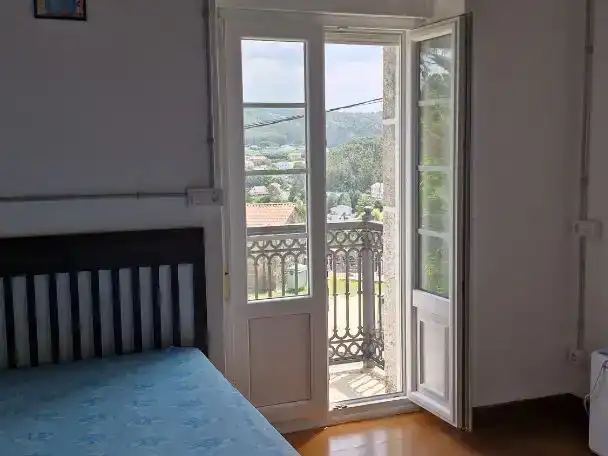 Schlafzimmer von Country house zur Miete in Muxía mit Privatgarten, Möbliert und Balkon