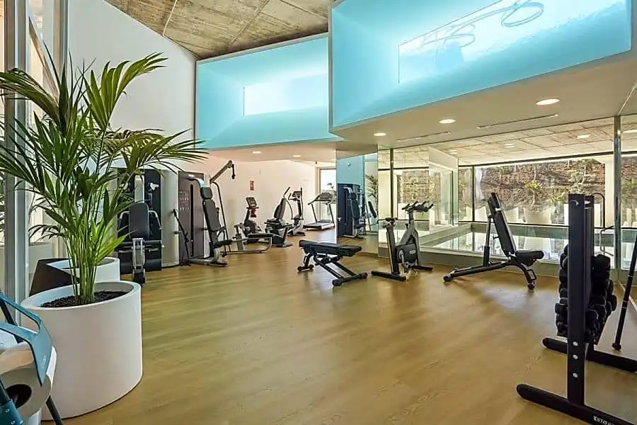 Ático en venta en Benalmádena con Jardín privado, Alarma y Piscina comunitaria