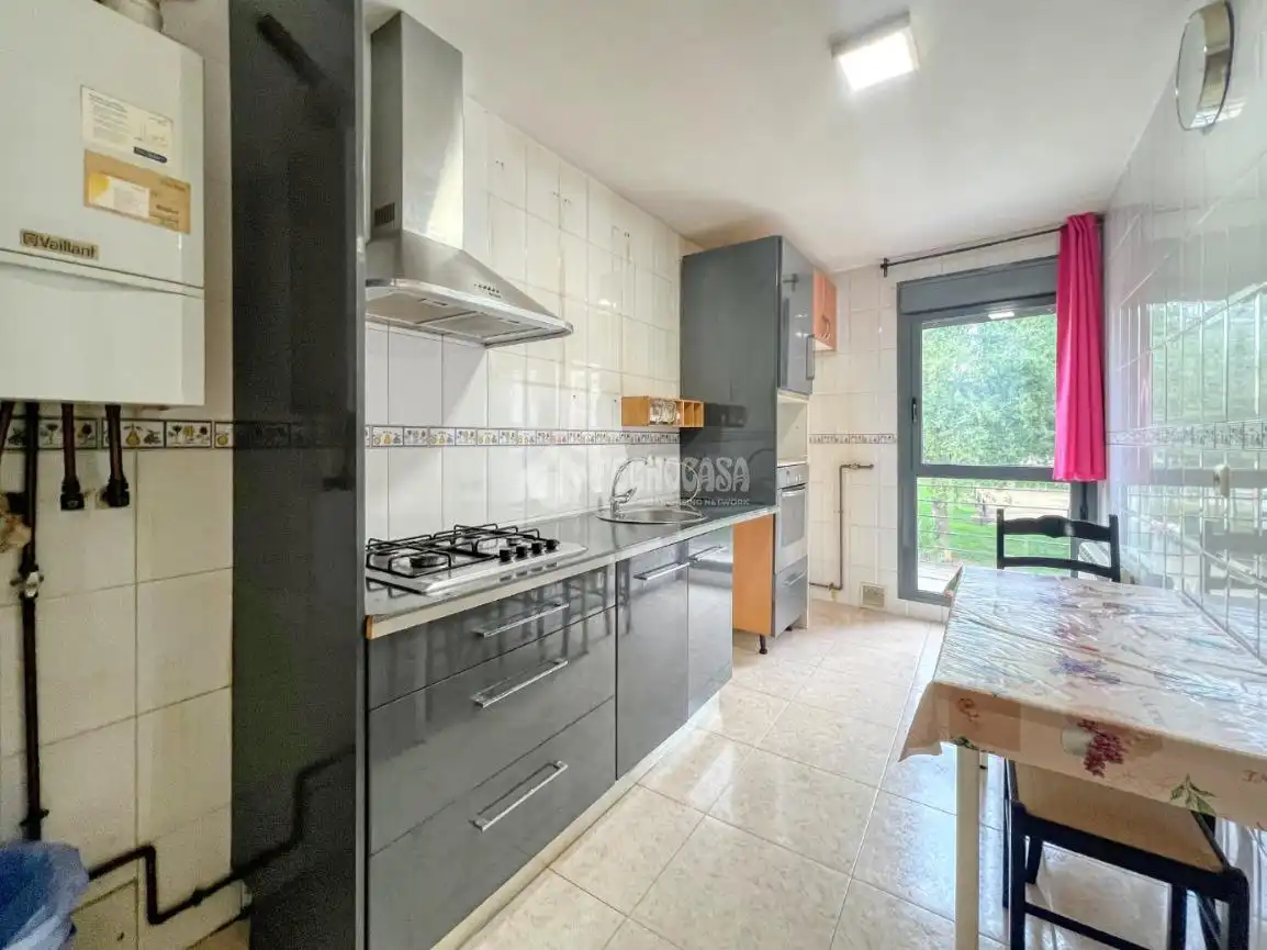Kitchen of Flat for sale in Cabezón de Pisuerga, Valladolid