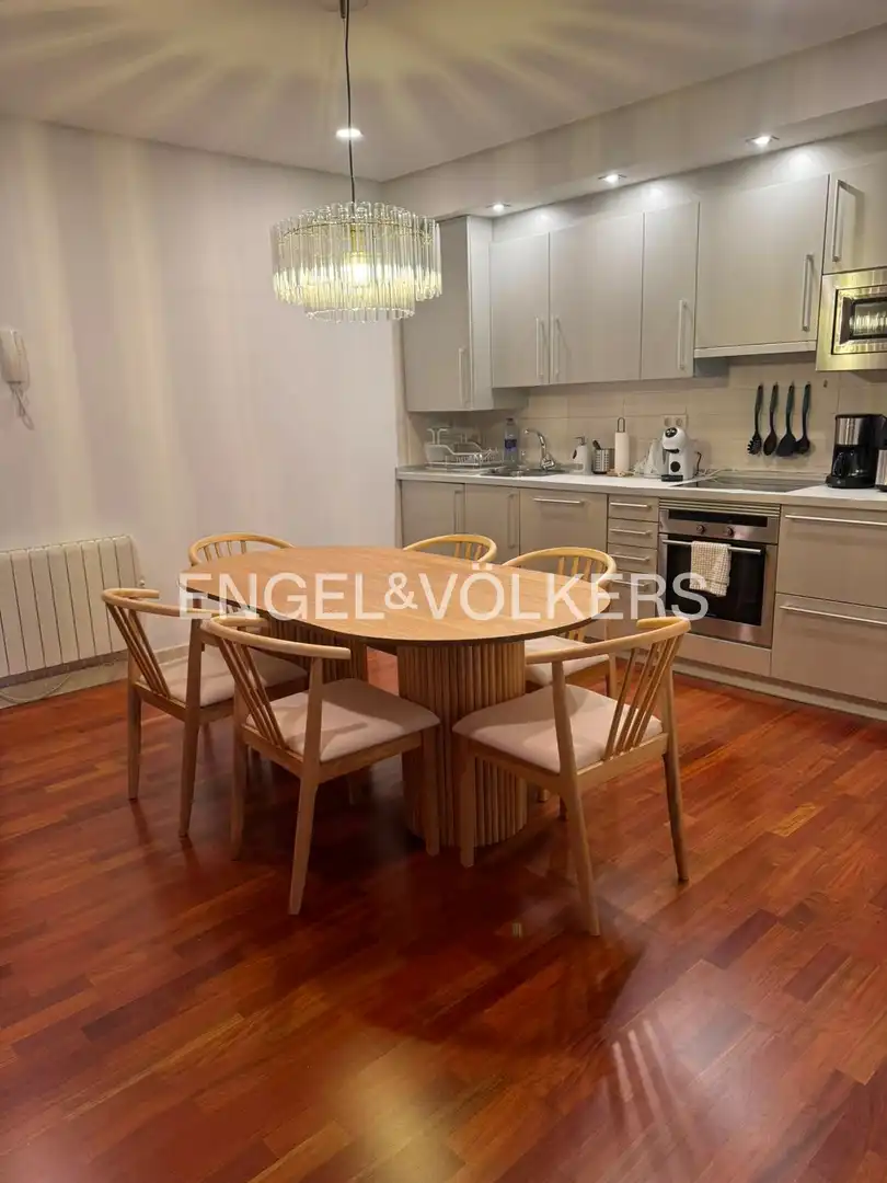 Comedor de Piso de alquiler en Madrid con Calefacción, Amueblado y Balcón
