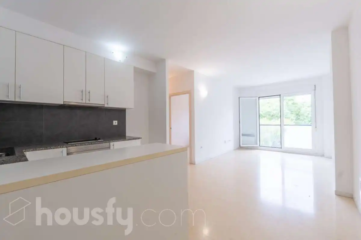 Piso con balcón en venta en Rambla Sant jordi ., imagen 2