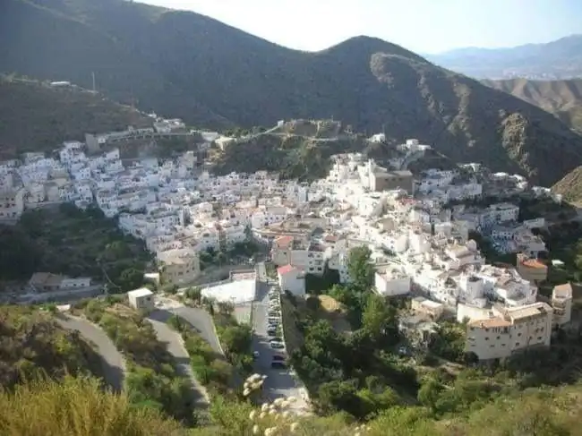 Vista exterior de Casa o xalet en venda en Sierro amb Terrassa i Traster