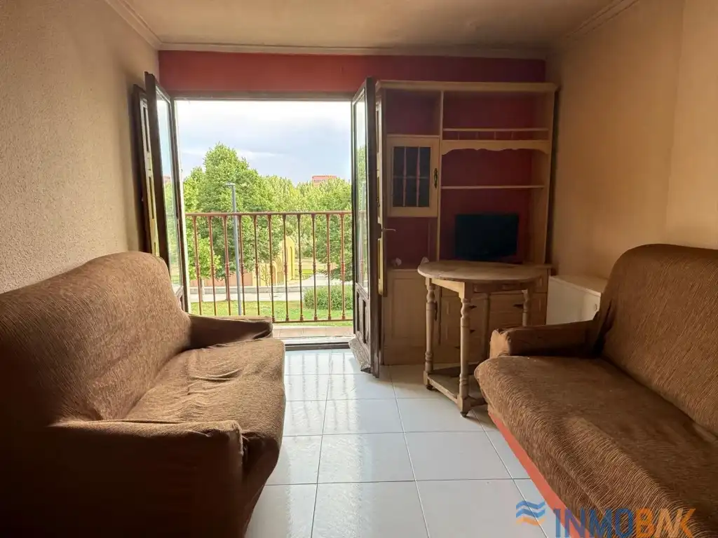 Living room of Flat for rent in Salamanca  with Furnished