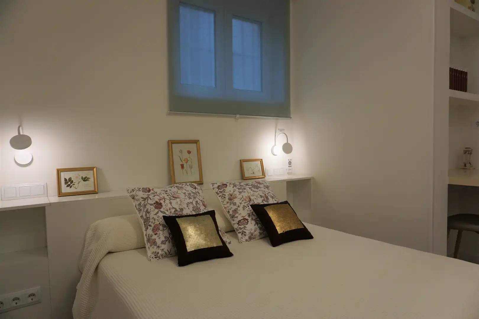 Dormitori de Apartament de lloguer en Madrid amb Calefacció i Moblat