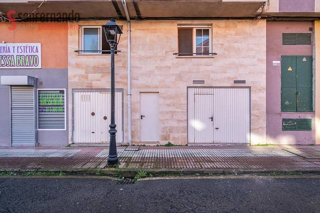Local comercial en Venta en Avenida Menéndez Pelayo en Muriedas