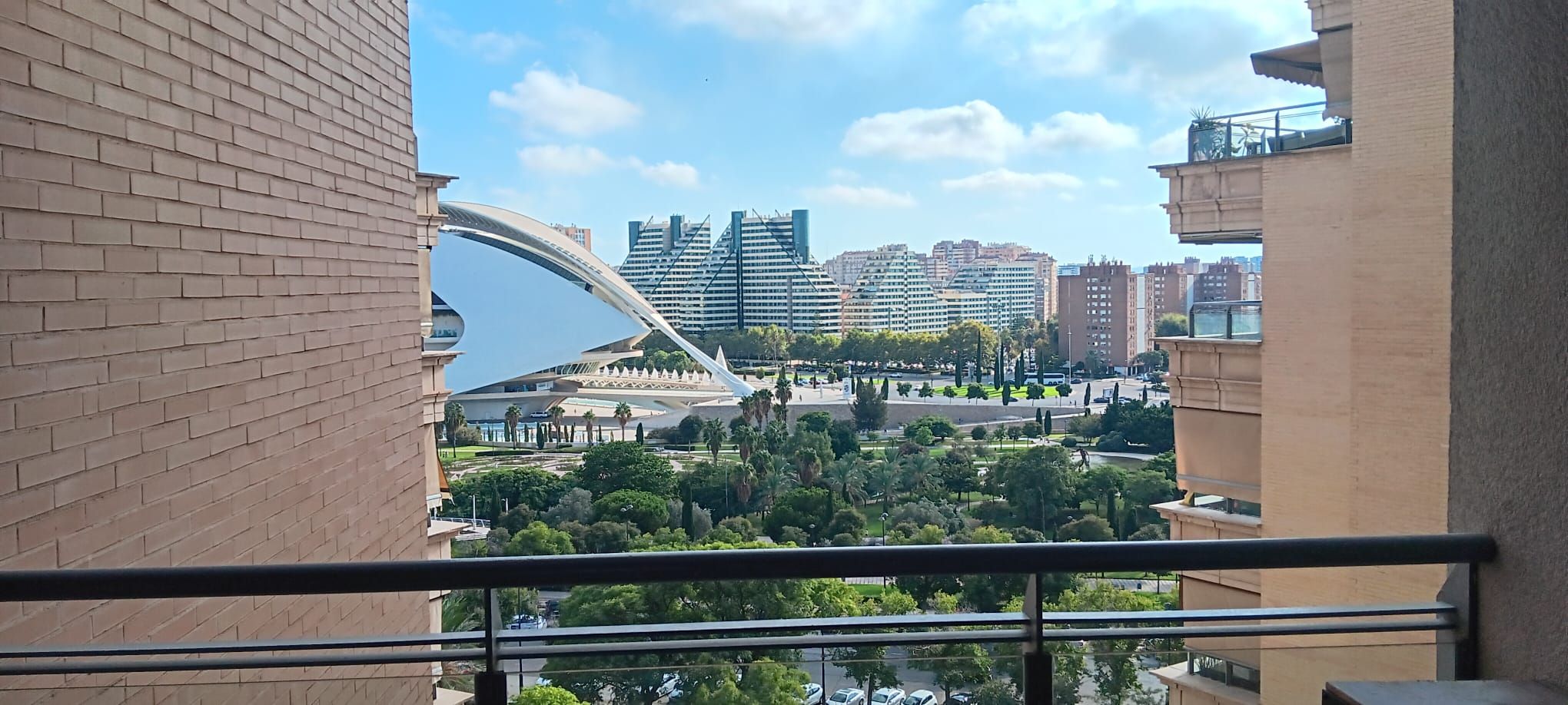 Exterior view of Apartment to rent in  Valencia Capital  with Air Conditioner, Heating and Terrace