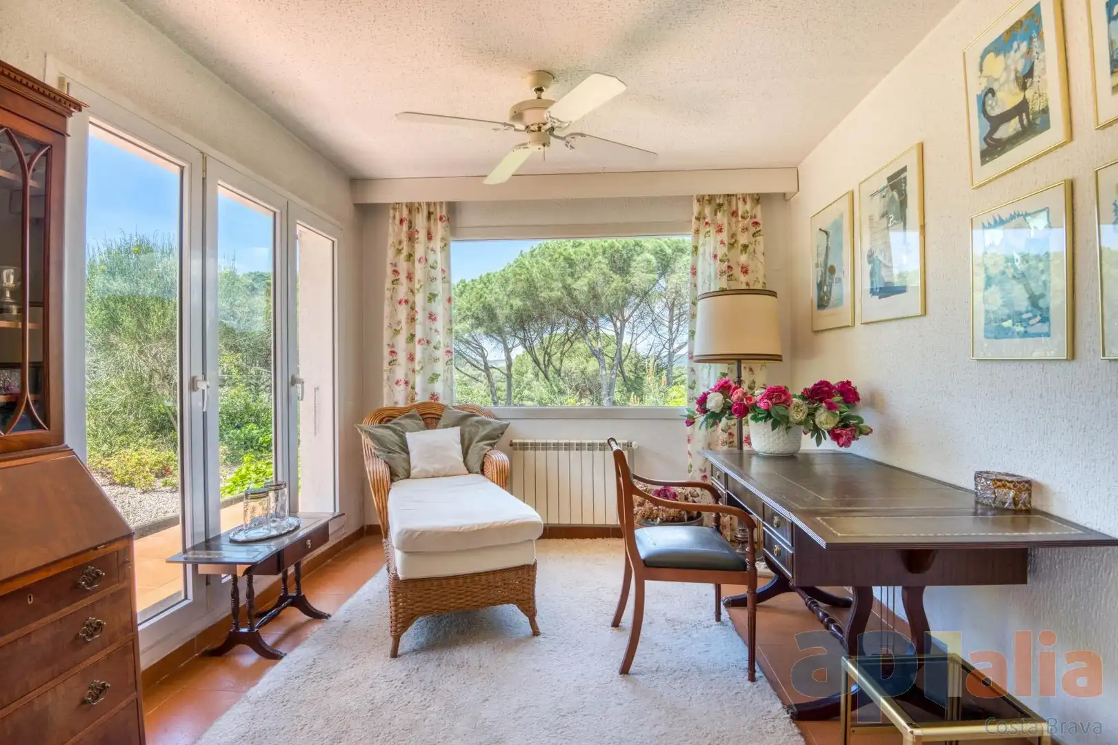 Sala d'estar de Casa o xalet en venda en Santa Cristina d'Aro amb Calefacció, Jardí privat i Terrassa