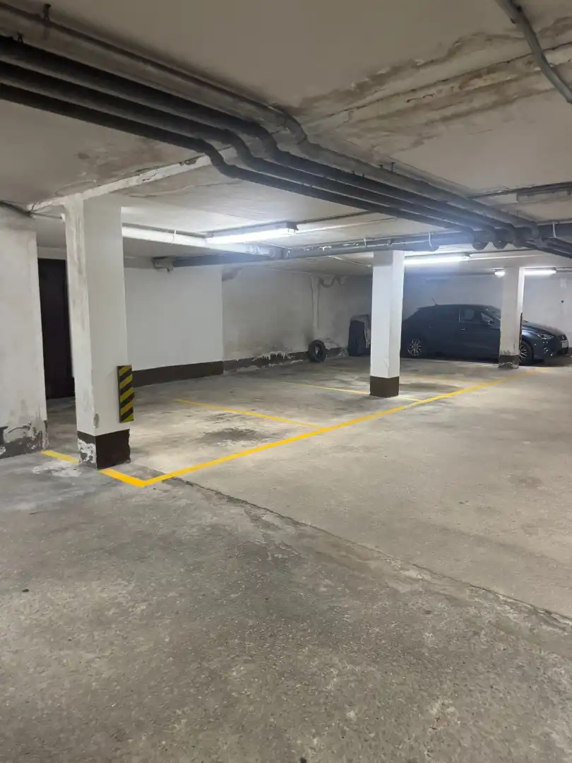 Garaje de alquiler en Calle Manuel González Hoyos, 3, Valdenoja