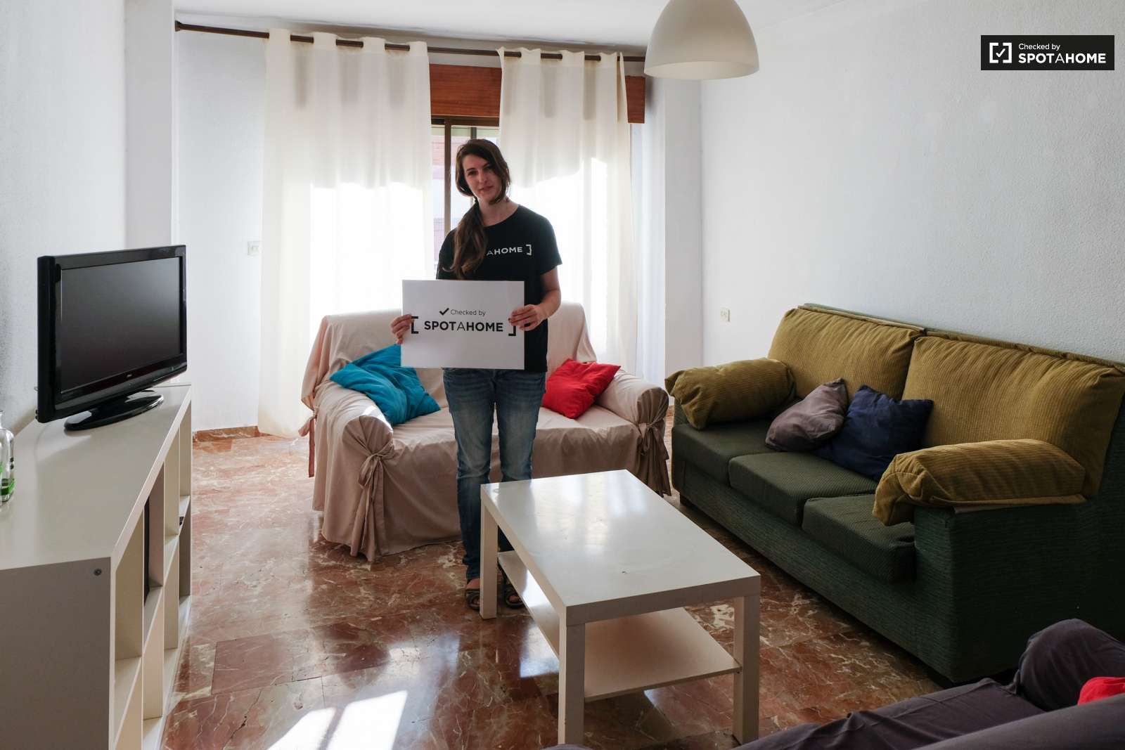 Living room of Apartment for share in  Granada Capital  with Air Conditioner, Terrace and Furnished