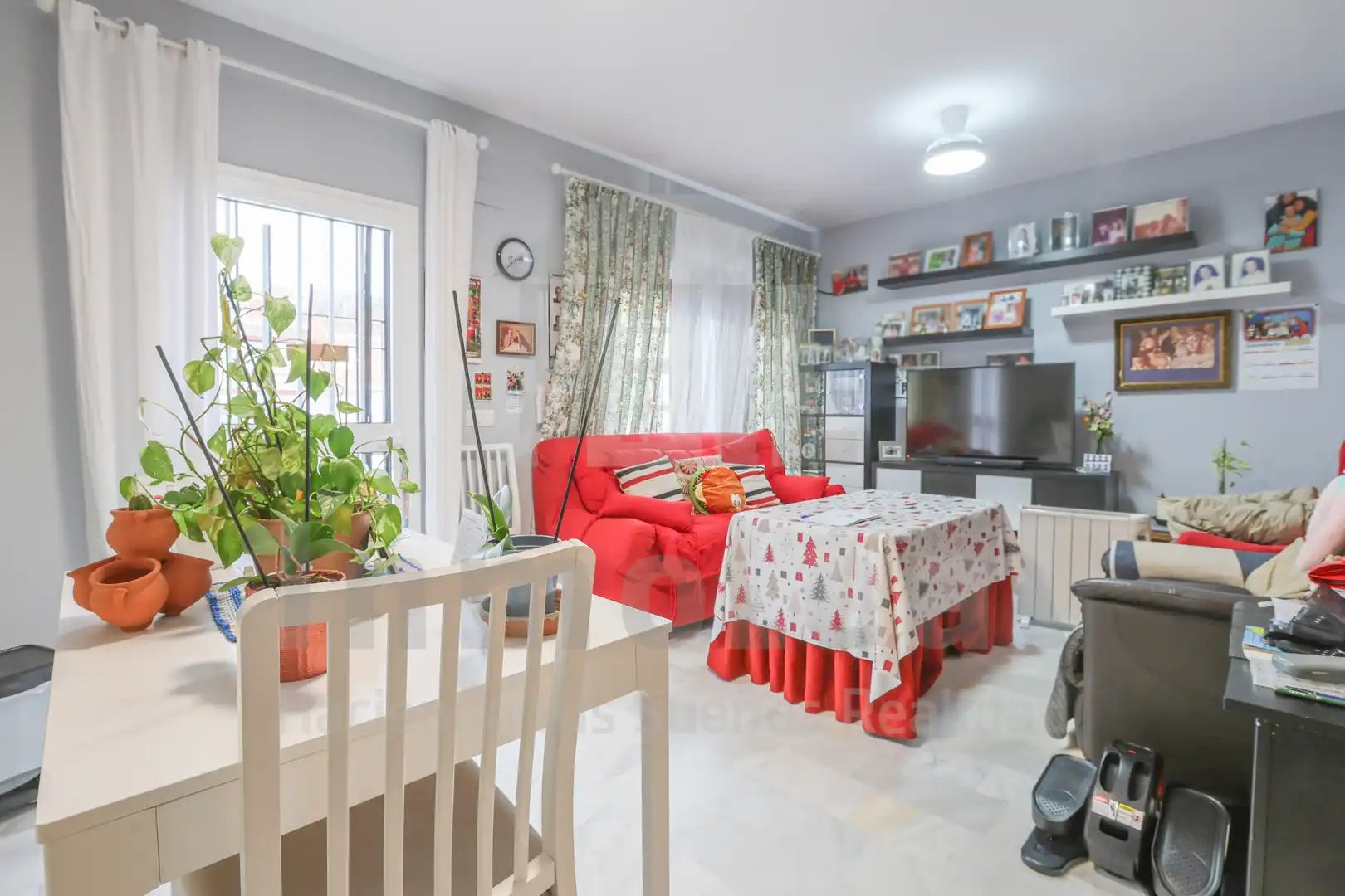 Exterior view of Detached homes for sale in Huévar del Aljarafe  with Air Conditioner, Private garden and Terrace