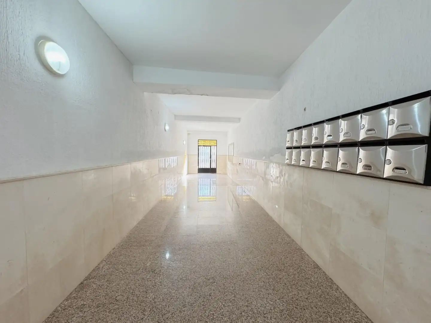 Piso en venta en Almería con Terraza y Balcón