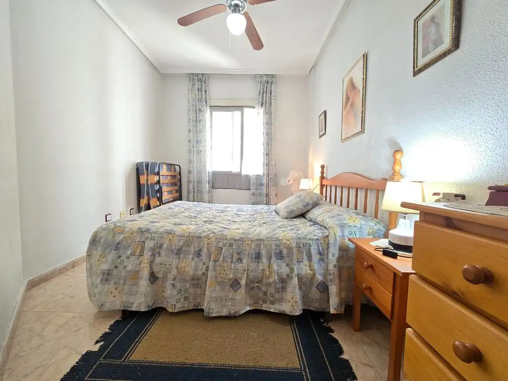 Bedroom of Flat for sale in Torrevieja  with Furnished
