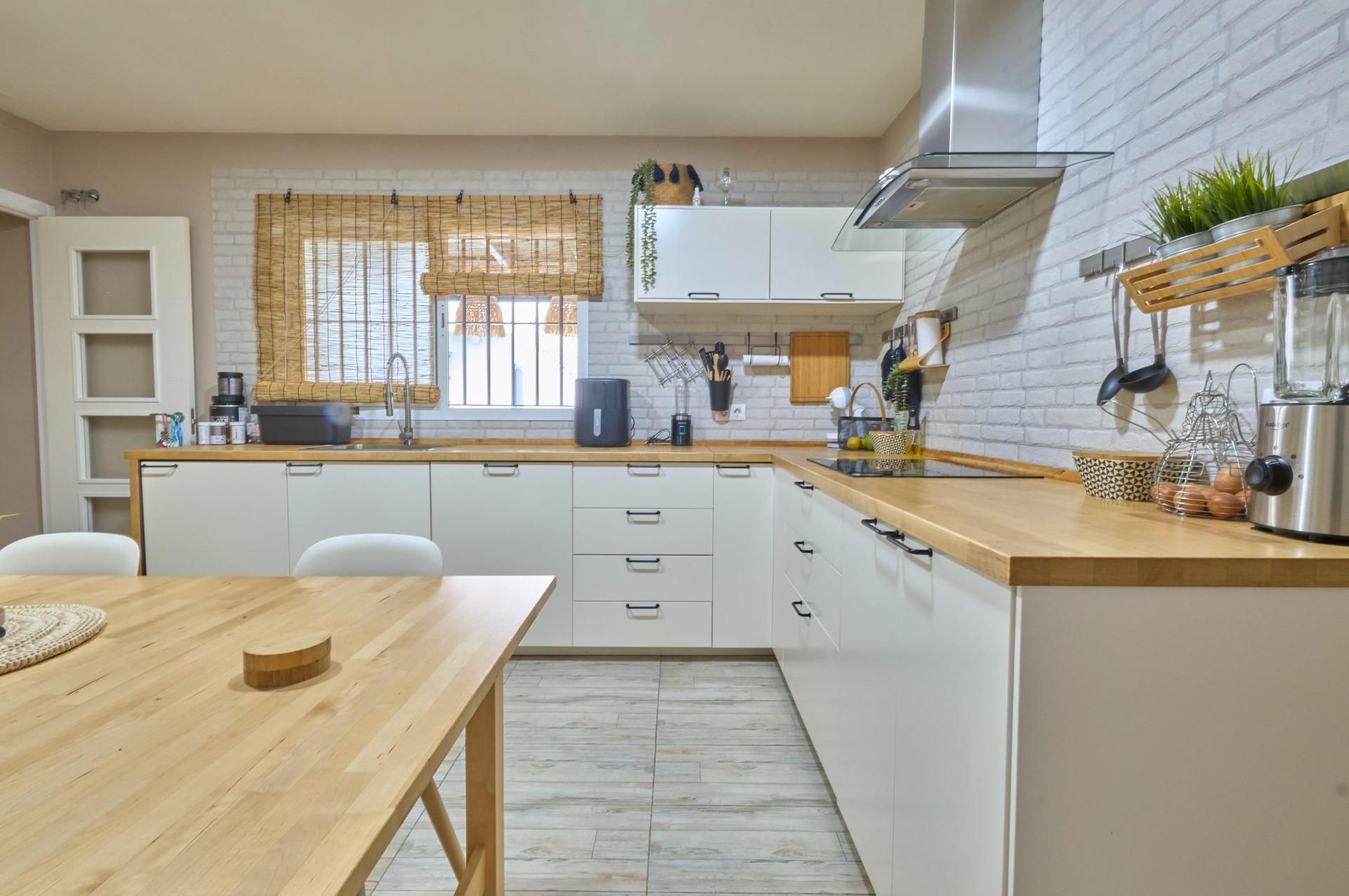 Kitchen of Flat for sale in Jerez de la Frontera  with Air Conditioner and Storage room