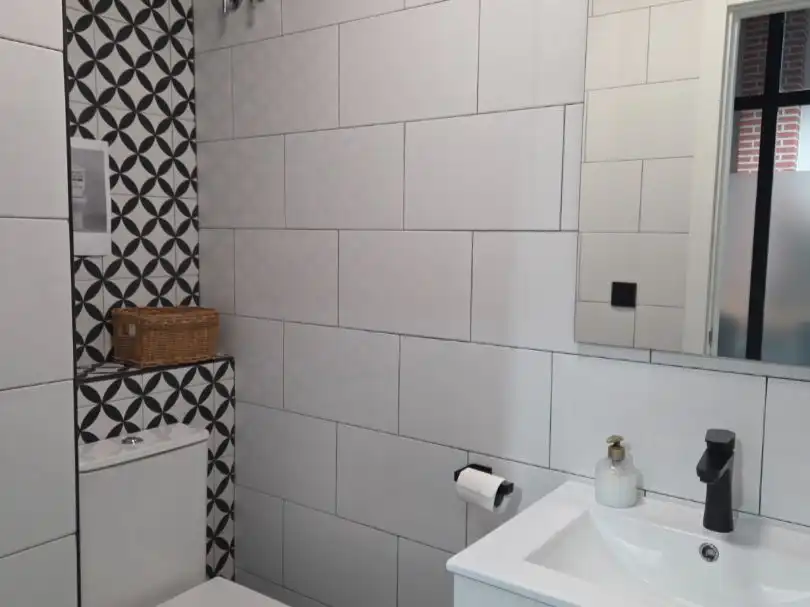 Baño de Oficina de alquiler en Catarroja con Aire acondicionado, Calefacción y Terraza