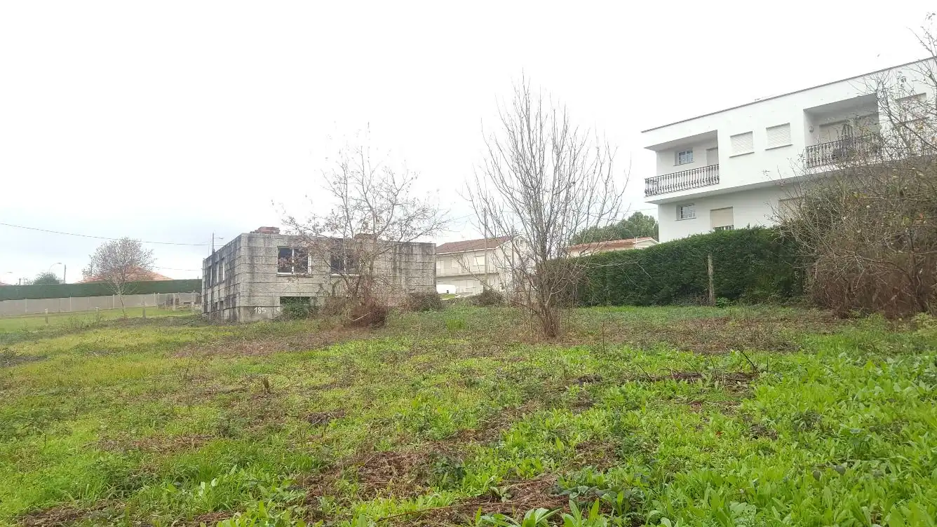 Terreny residencial en venda a Sanxenxo pueblo