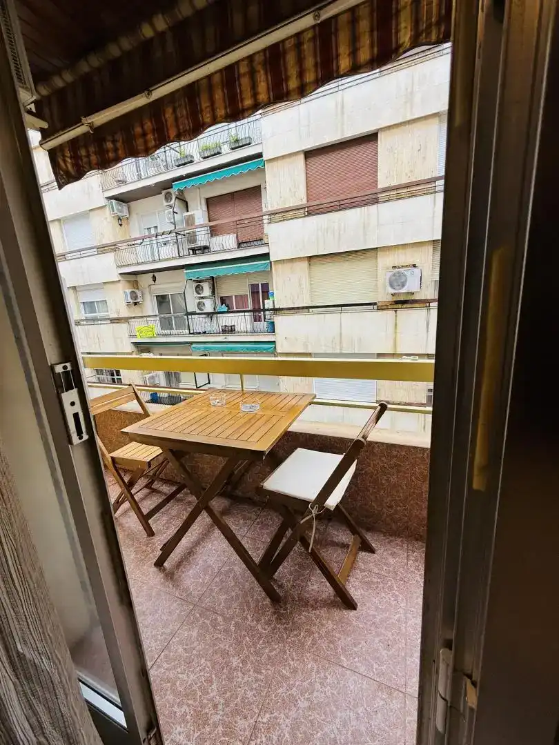Terrassa de Pis per a compartir en Andújar amb Aire condicionat, Parquet i Moblat