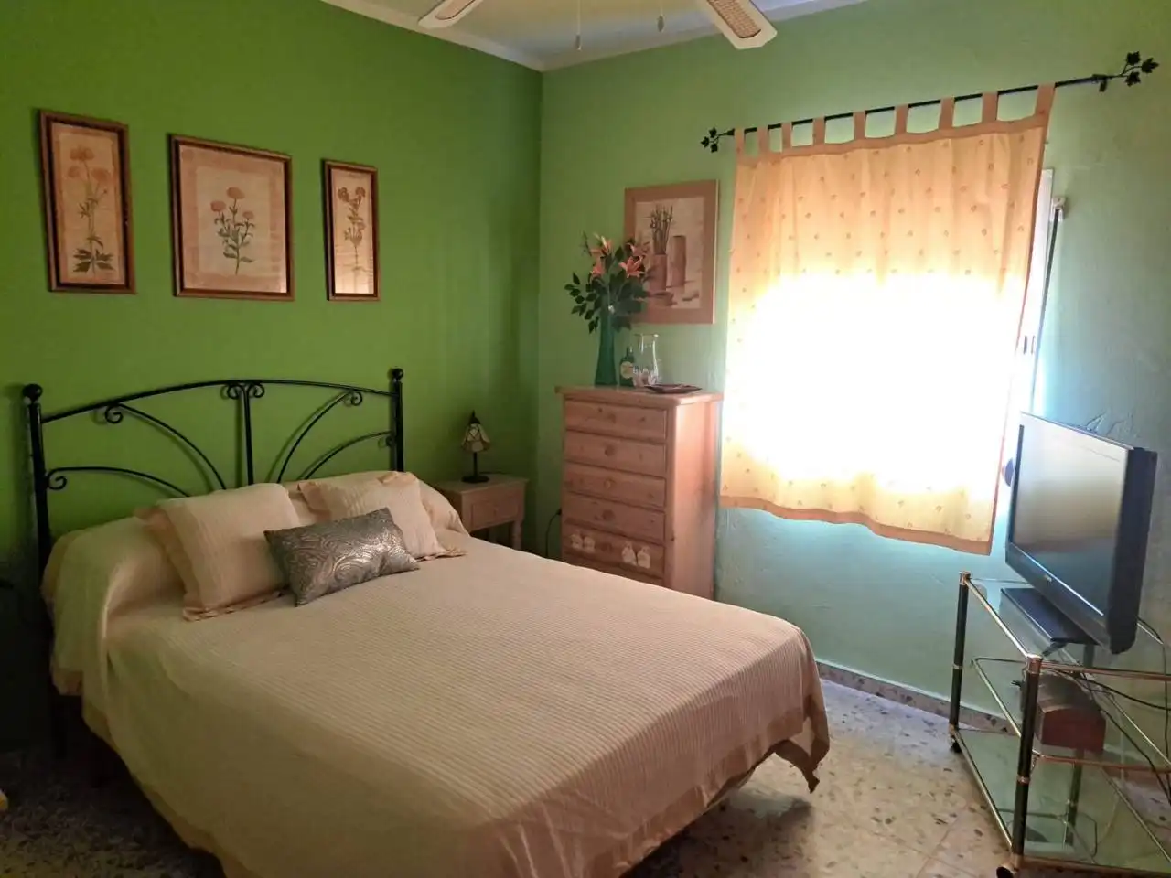 Habitación de Casa o chalet en venta en Carmona con Aire acondicionado, Calefacción y Jardín privado