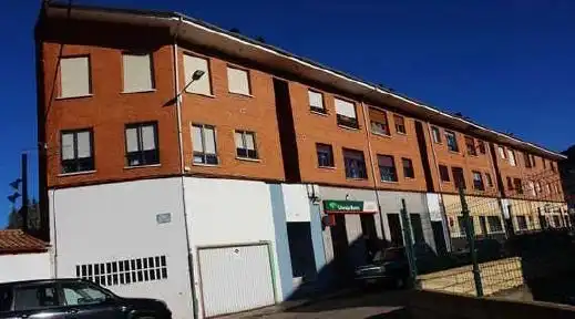 Vista exterior de Pis en venda en Villamanín