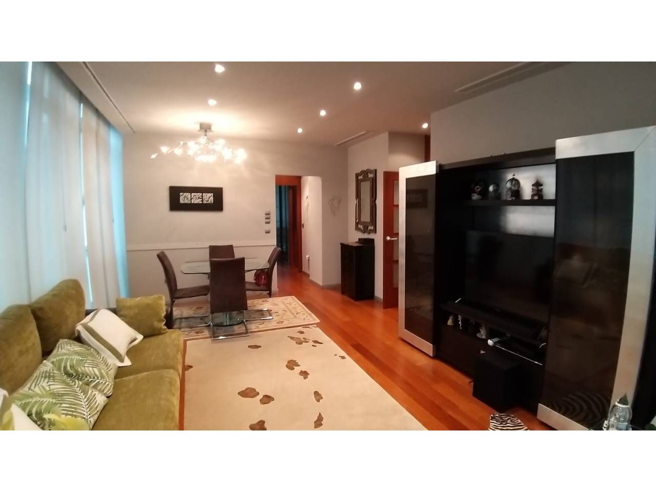 Sala d'estar de Pis en venda en Bilbao  amb Aire condicionat i Alarma