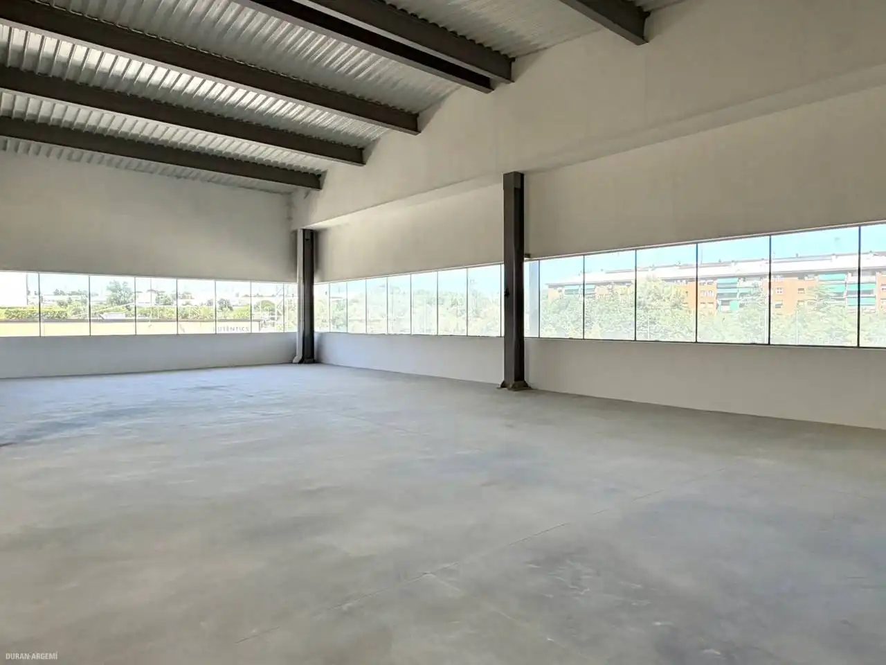 Nave industrial de alquiler en Terrassa