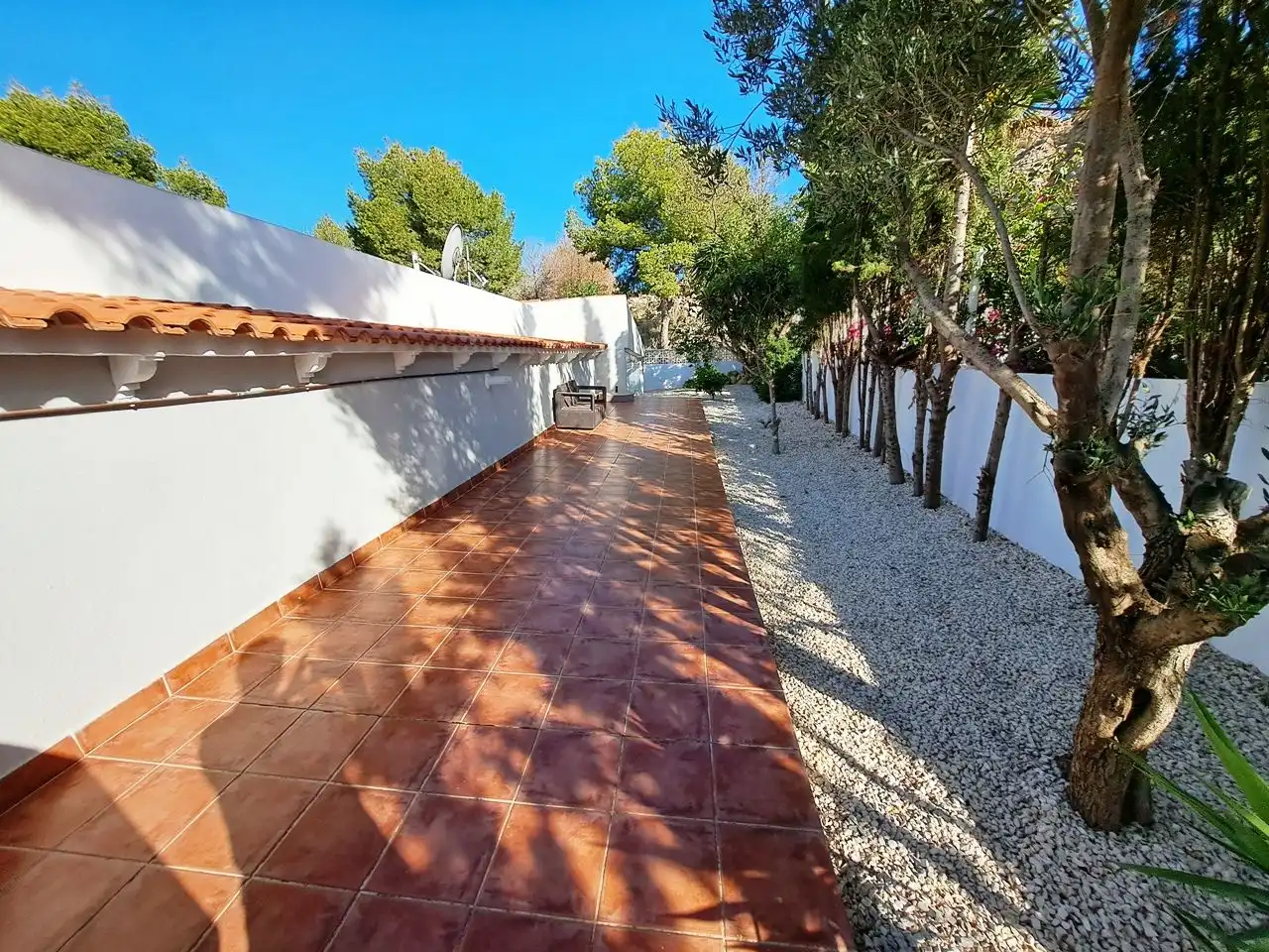 Vista exterior de Casa o chalet en venta en La Nucia con Aire acondicionado, Calefacción y Jardín privado