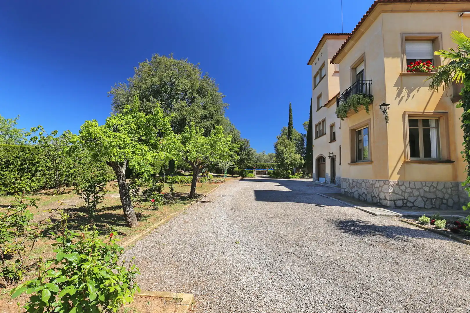 Vista exterior de Casa o xalet en venda en Terrassa amb Calefacció, Terrassa i Piscina