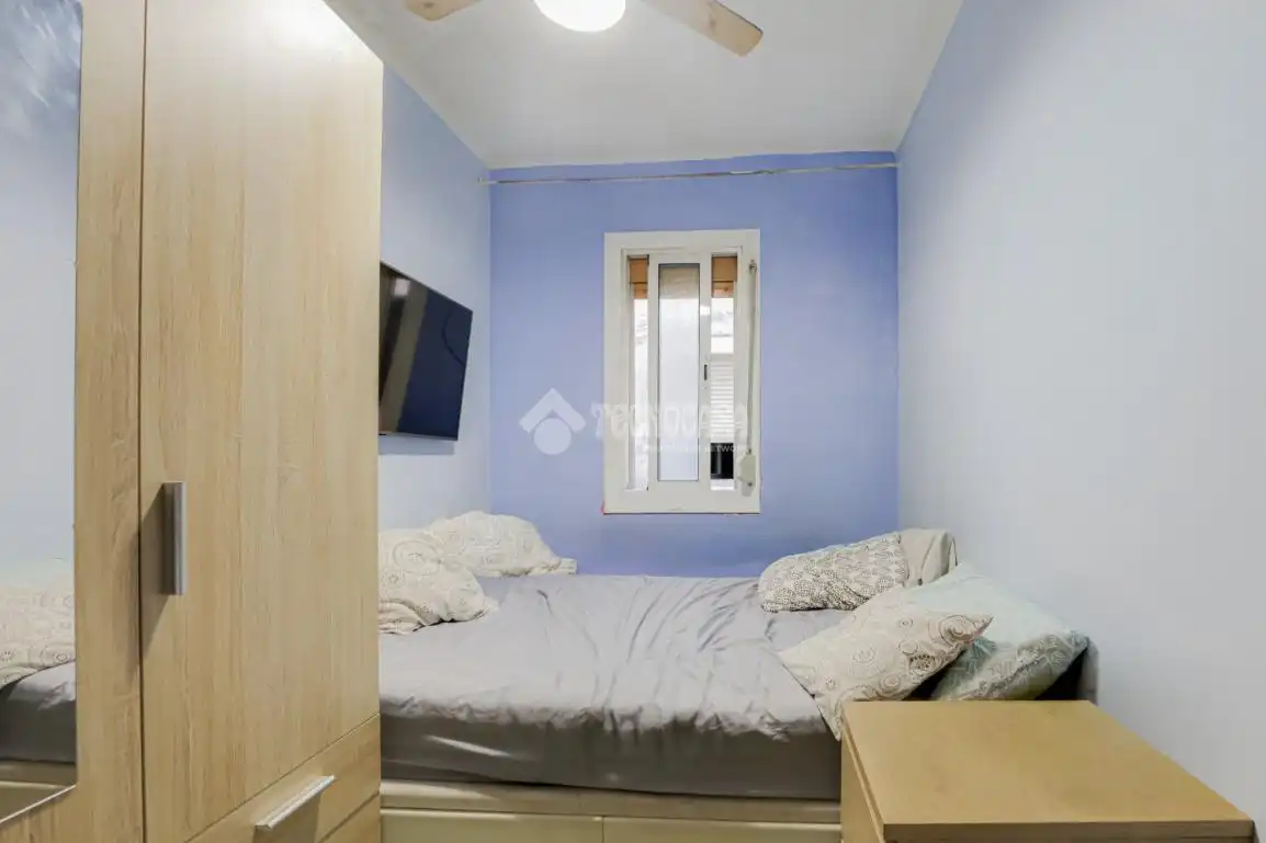 Bedroom of Flat for sale in Badalona