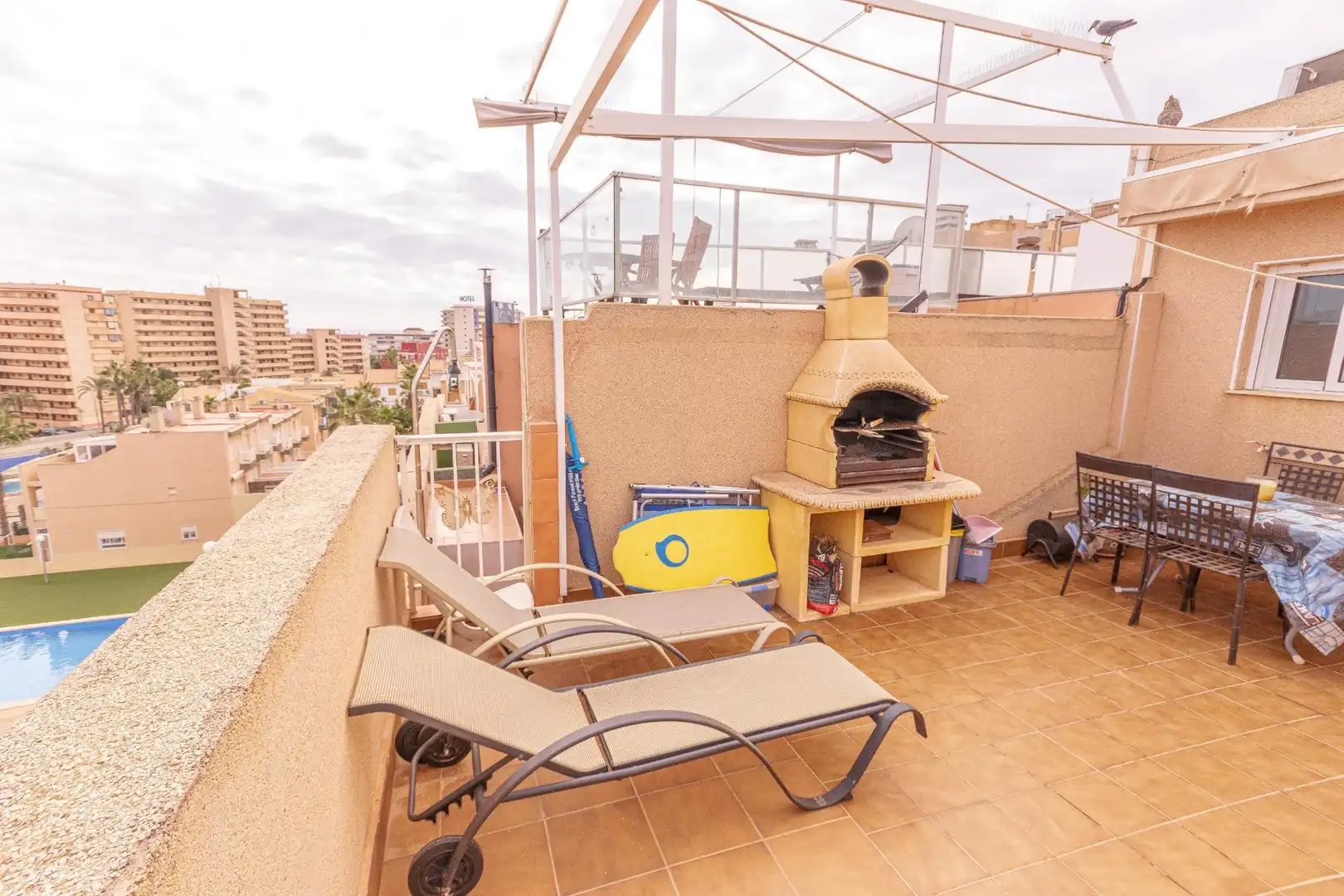 Terrassa de Apartament de lloguer en Torrevieja amb Aire condicionat, Jardí privat i Terrassa
