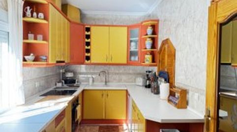 Chalet independiente con piscina, jardín y apartamento de invitados, imagen 2