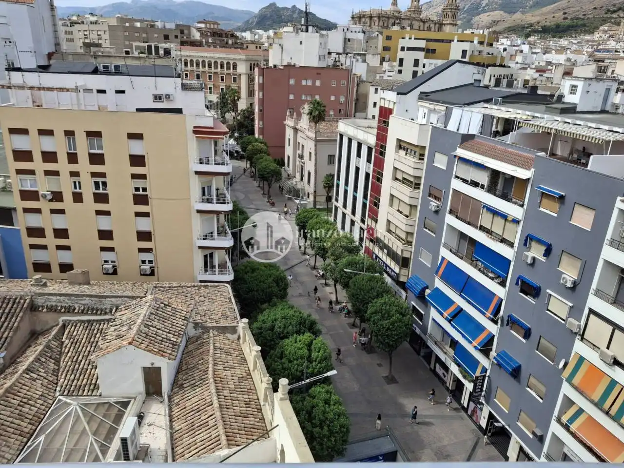 Vista exterior de Apartamento de alquiler en Jaén con Aire acondicionado, Amueblado y Balcón