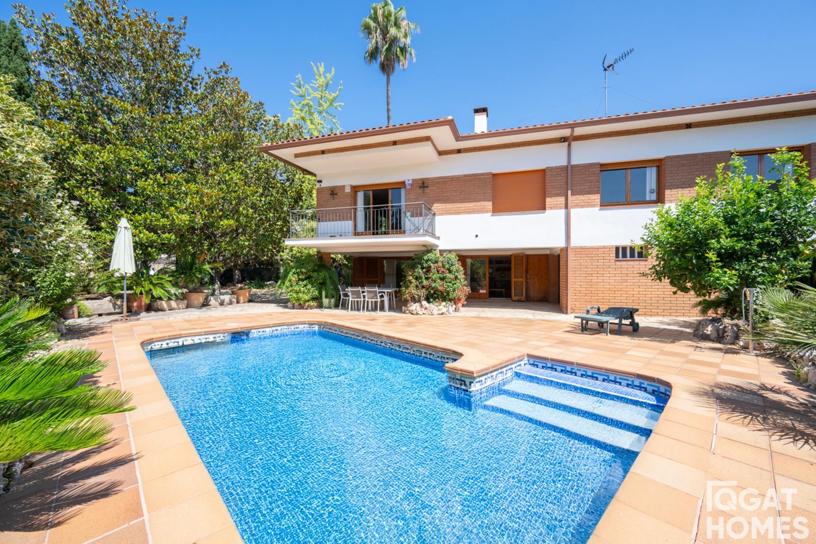 Exterior view of House or chalet for sale in Sant Cugat del Vallès  with Air Conditioner, Heating and Terrace