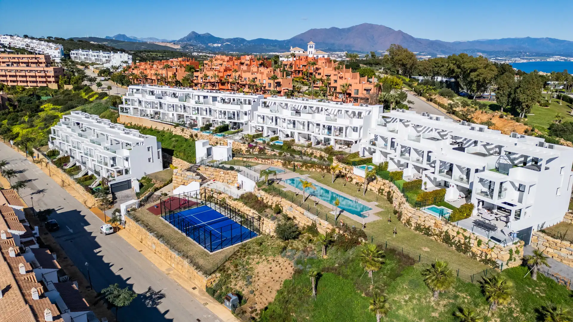 Terraced house with pool for sale in Chullera, imagen 3