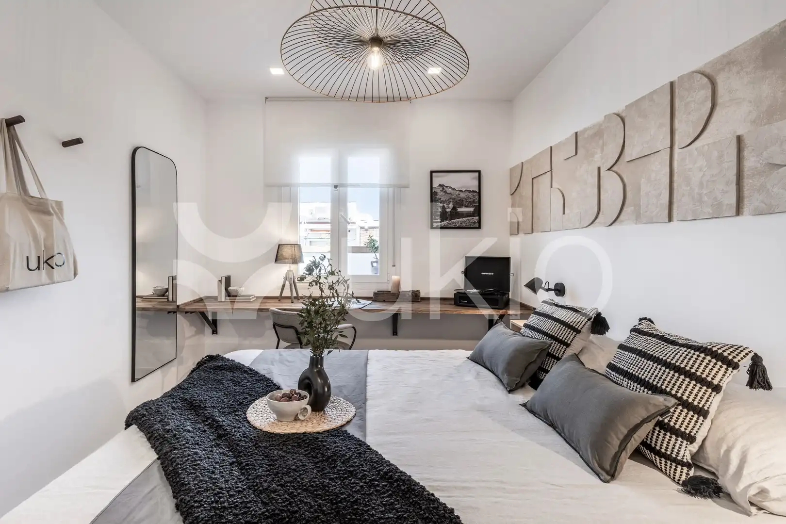 Dormitori de Apartament de lloguer en Madrid amb Terrassa, Moblat i Forn