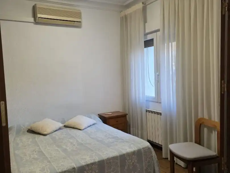 Schlafzimmer von Wohnung zum Verkauf in  Madrid Capital mit Klimaanlage