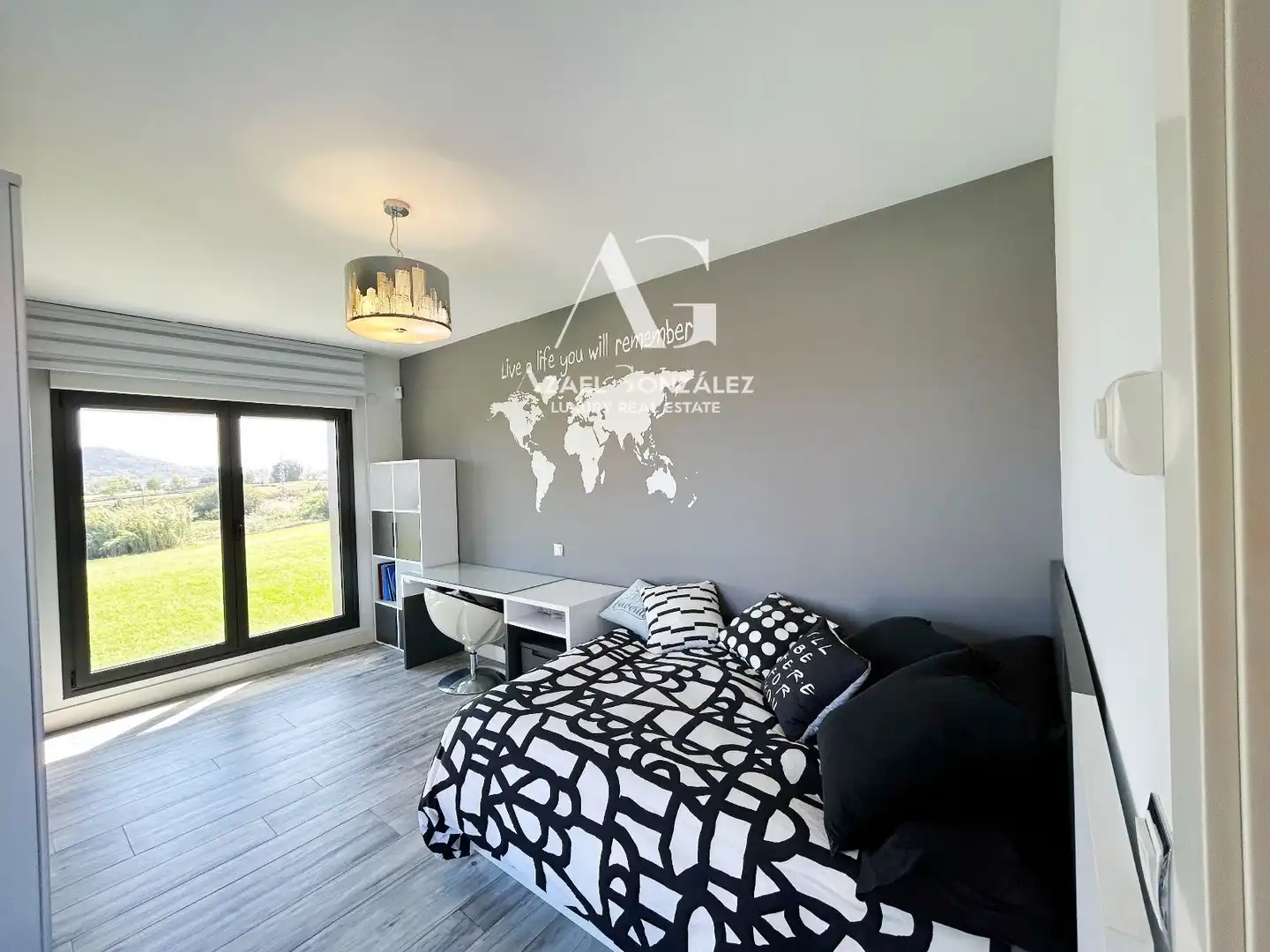Bedroom of Houses for sale in Santander  with Heating, Private garden and Terrace
