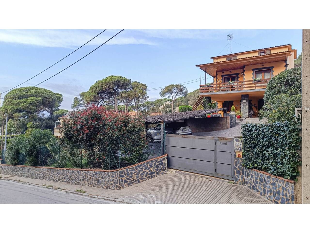 Vista exterior de Casa o chalet en venta en Llinars del Vallès con Aire acondicionado, Calefacción y Jardín privado