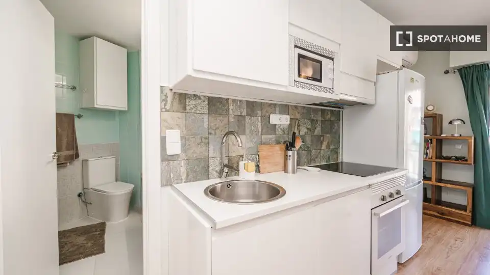 Cocina de Piso de alquiler en Madrid con Aire acondicionado, Calefacción y Amueblado