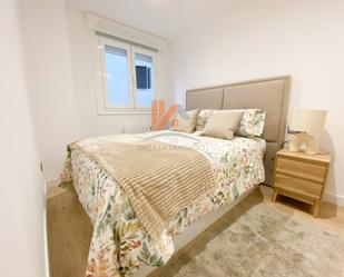 Bedroom of Apartment to rent in Santiago de Compostela   with Furnished, Washing machine and Balcony