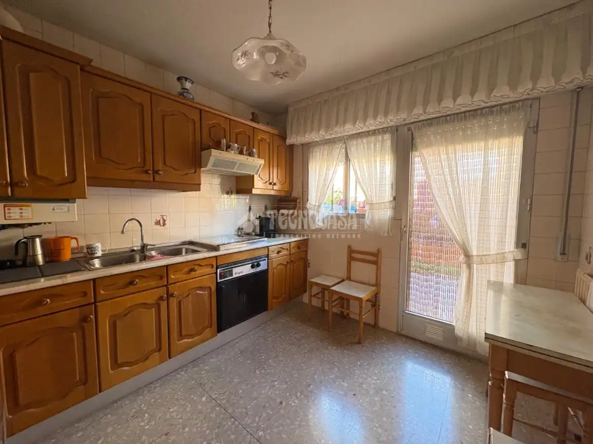 Cuina de Casa adosada en venda en Getafe amb Aire condicionat i Terrassa
