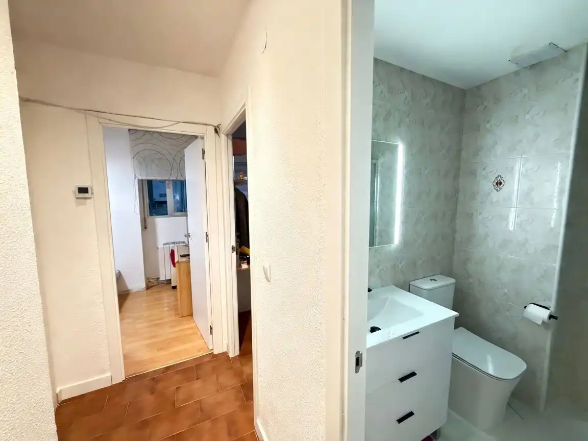 Bathroom of Flat for sale in Alcalá de Henares  with Air Conditioner and Heating