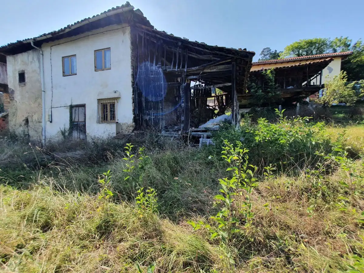 Casa amb jardí en venda a Salas, imagen 3